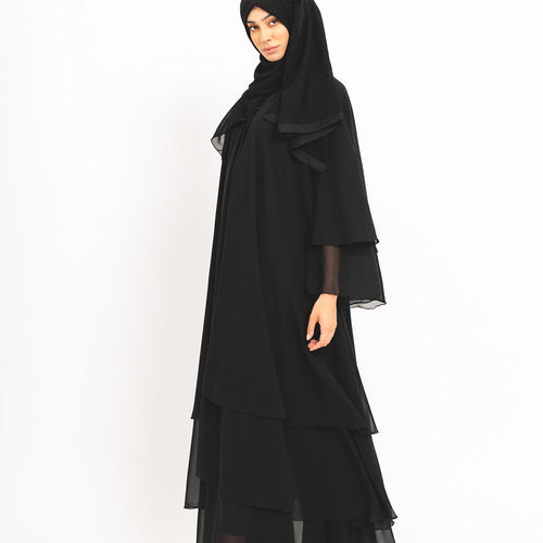 Zwarte uitlopende abaya