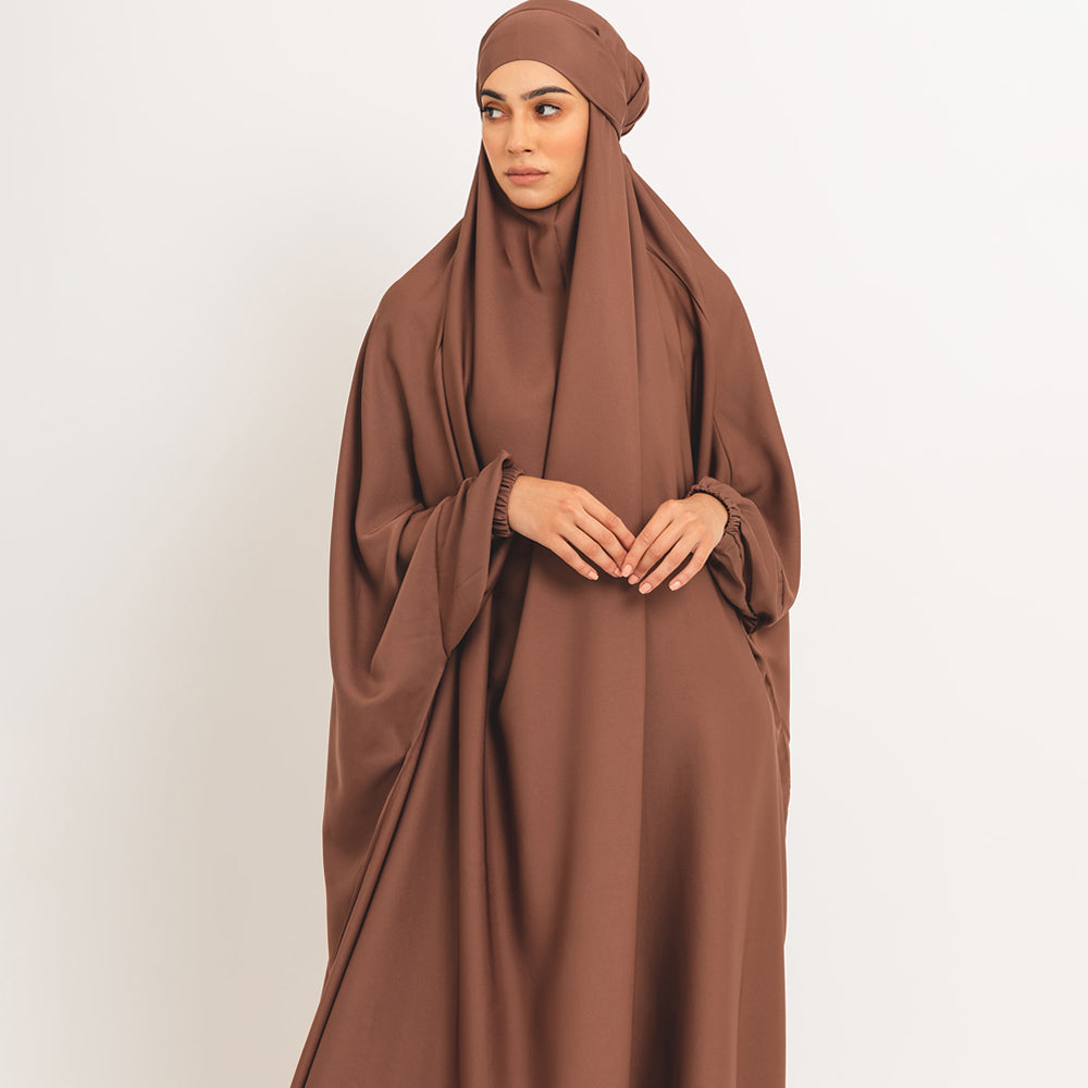 Classic brown khimar with elasticated cuffs and tie-back