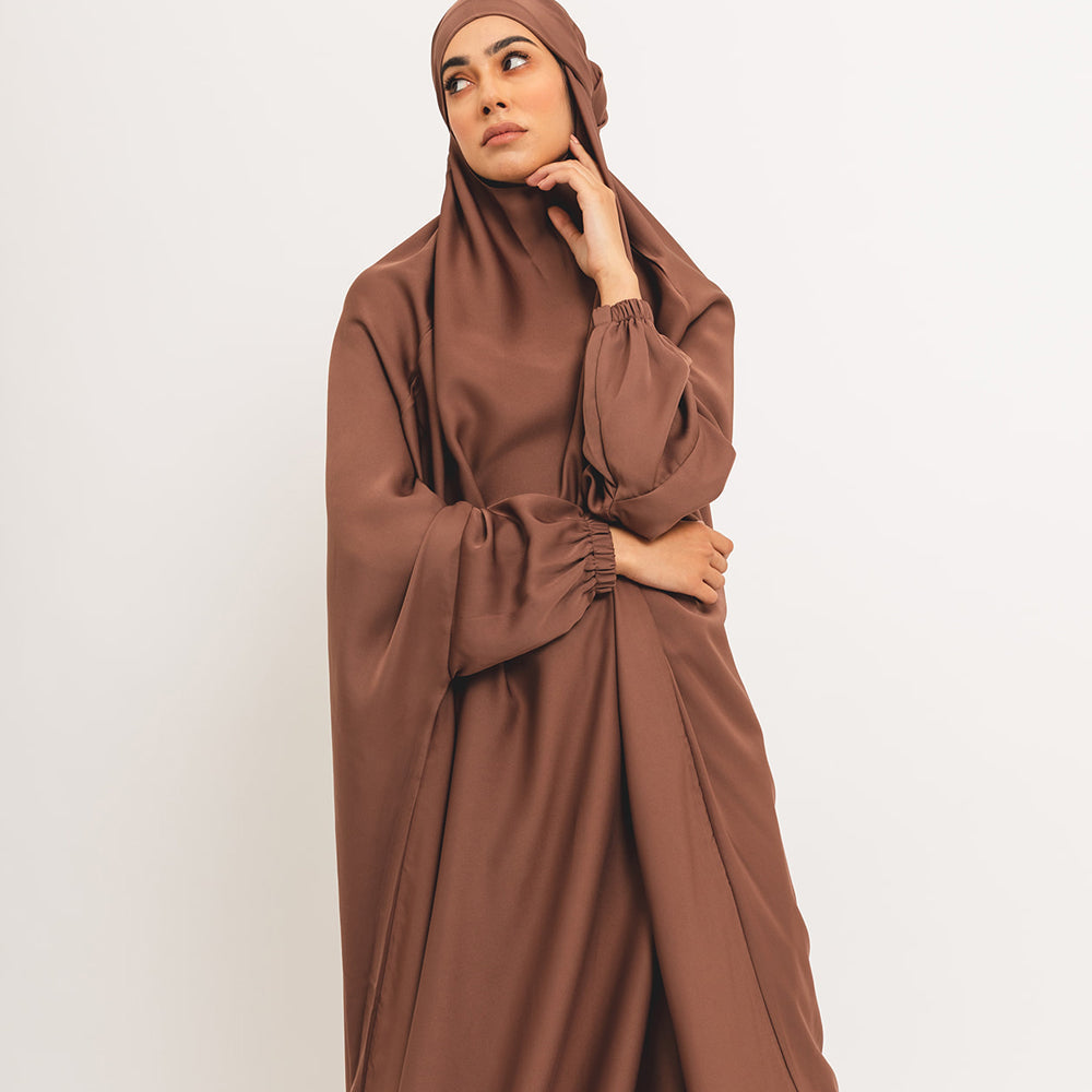 Classic brown khimar with elasticated cuffs and tie-back