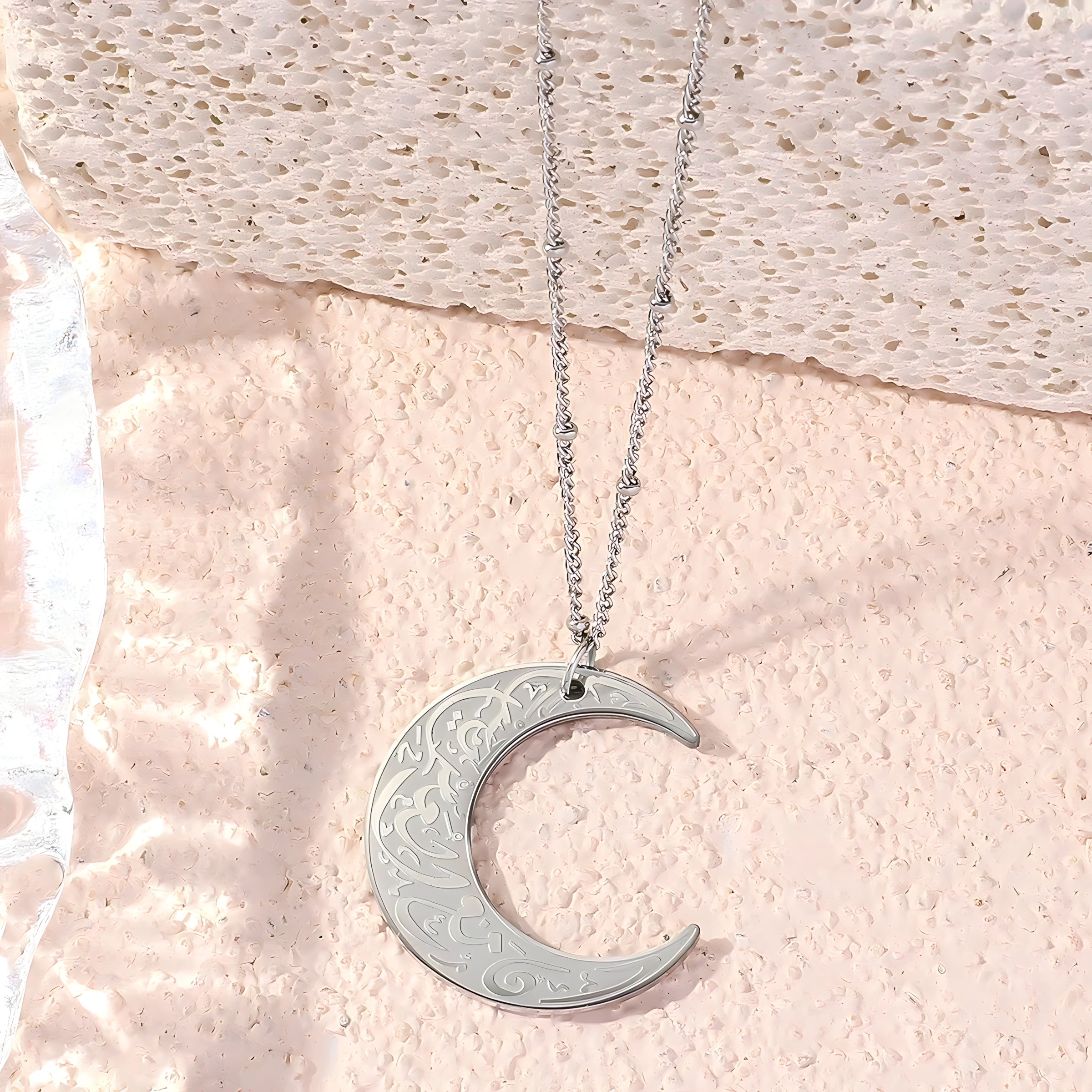 Collier croissant de difficultés et de facilité