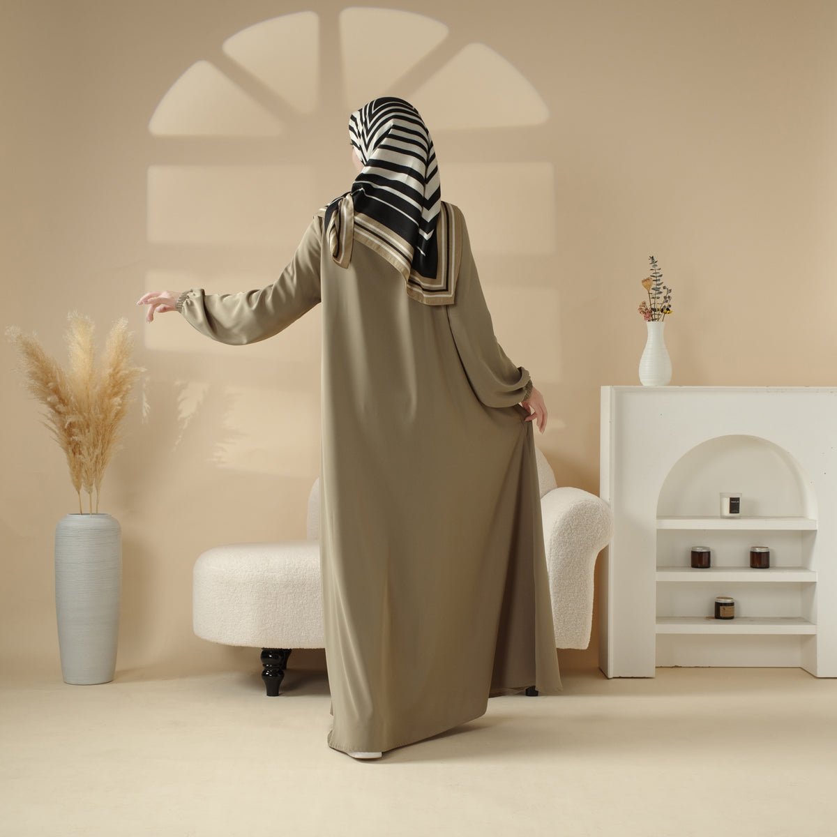 Abaya Essential